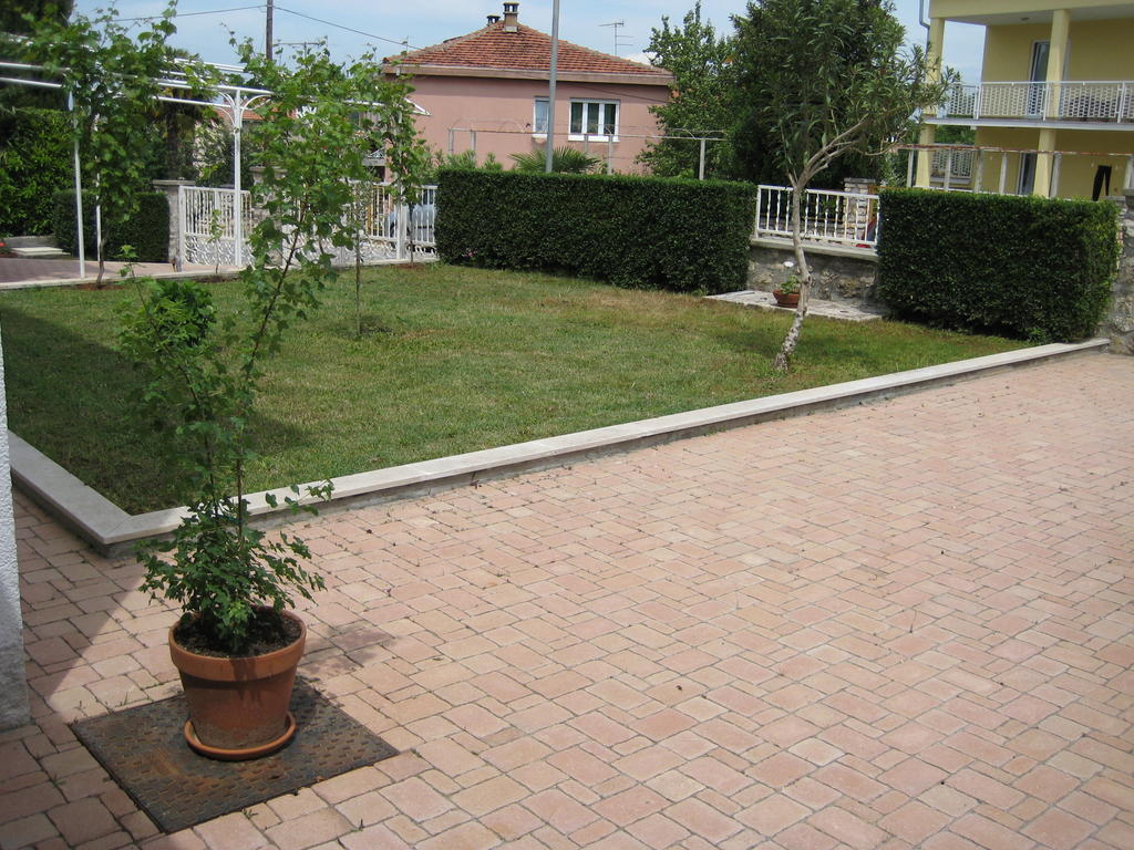 Apartments Carmelo Rovigno Esterno foto